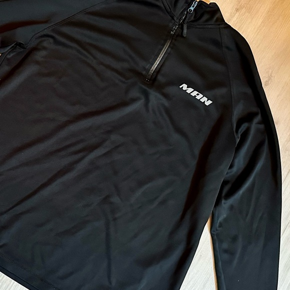 Black boohooMAN Active Fit 1/4 Zip Top, Size Large - Gym Style & Functionality - Picture 7 of 16